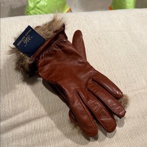 Elegant Brown Leather Gloves with Fur Trim